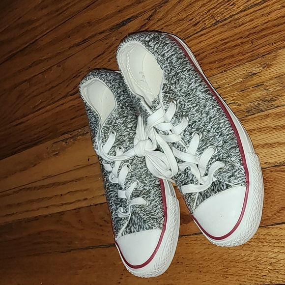 Converse sneakers. - Picture 3 of 6